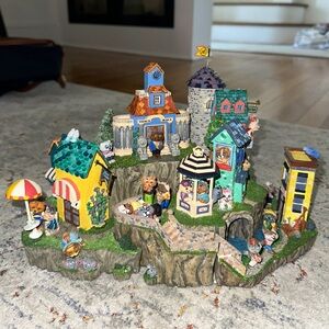 Danbury Mint PurrTown Antique